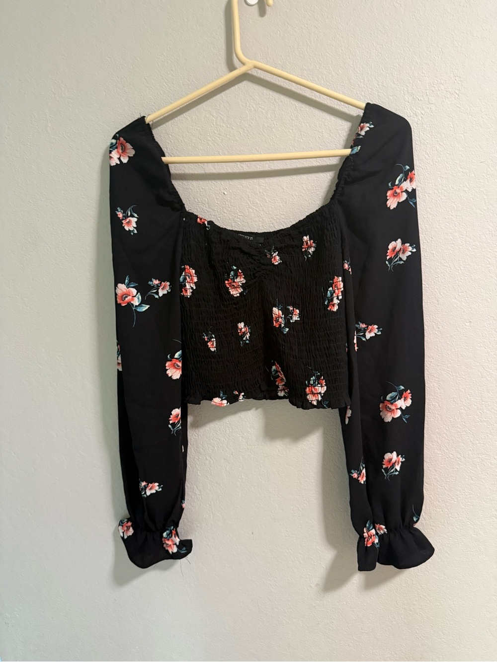Forever 21 Black Floral Smocked Crop Top Size S
